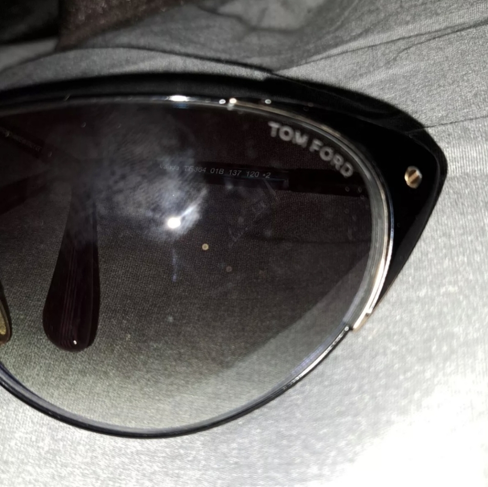 Tom Ford 🕶️ - Picture 5 of 5